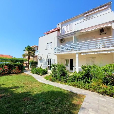 Apartments Neva & Neva Beach House Srima Bagian luar foto
