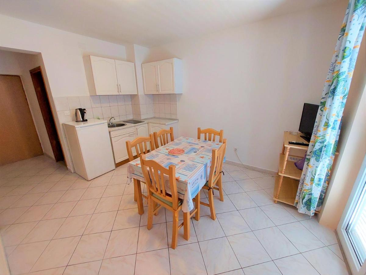 Apartments Neva & Neva Beach House Srima Bagian luar foto