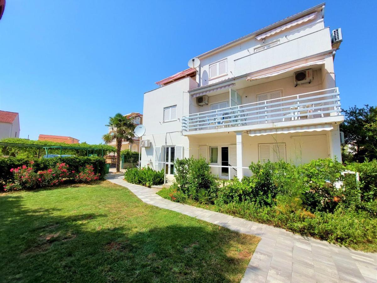 Apartments Neva & Neva Beach House Srima Bagian luar foto