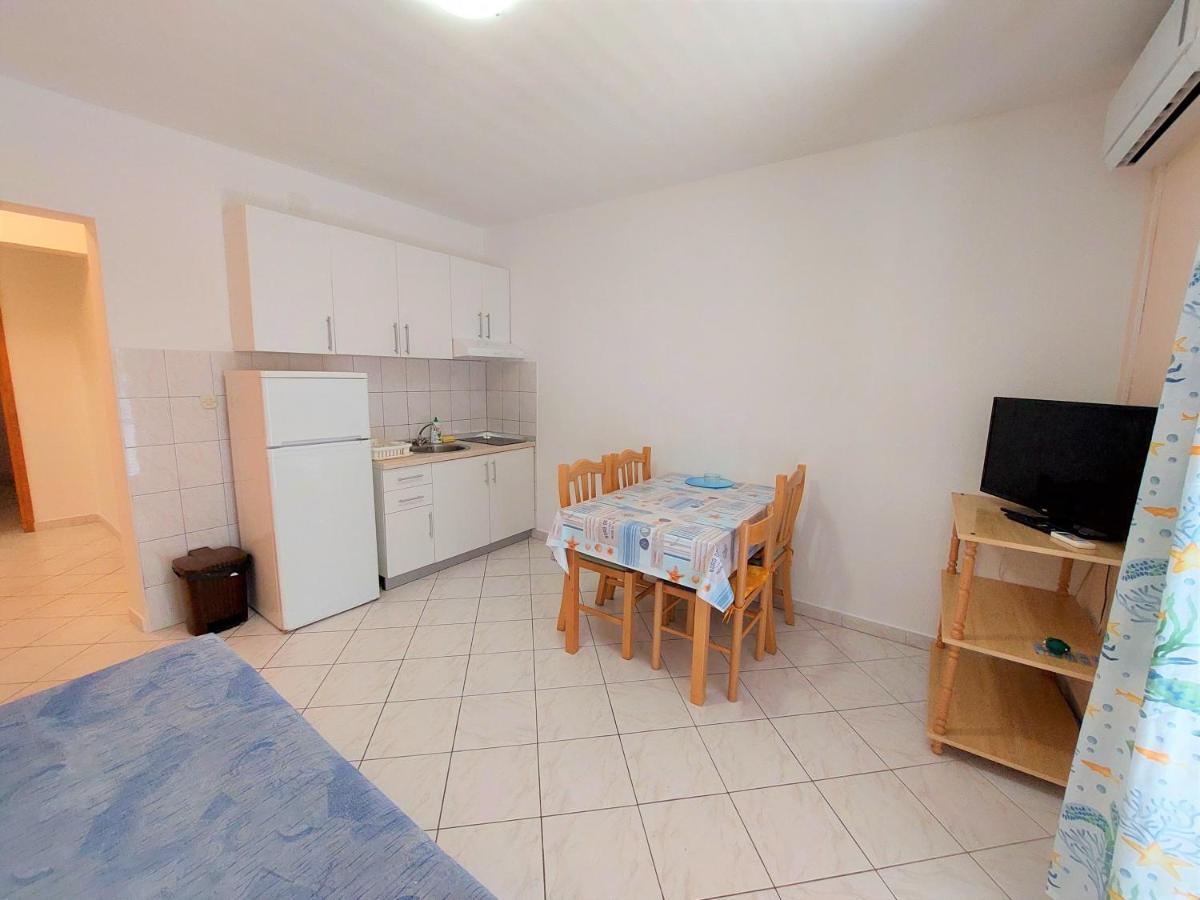 Apartments Neva & Neva Beach House Srima Bagian luar foto