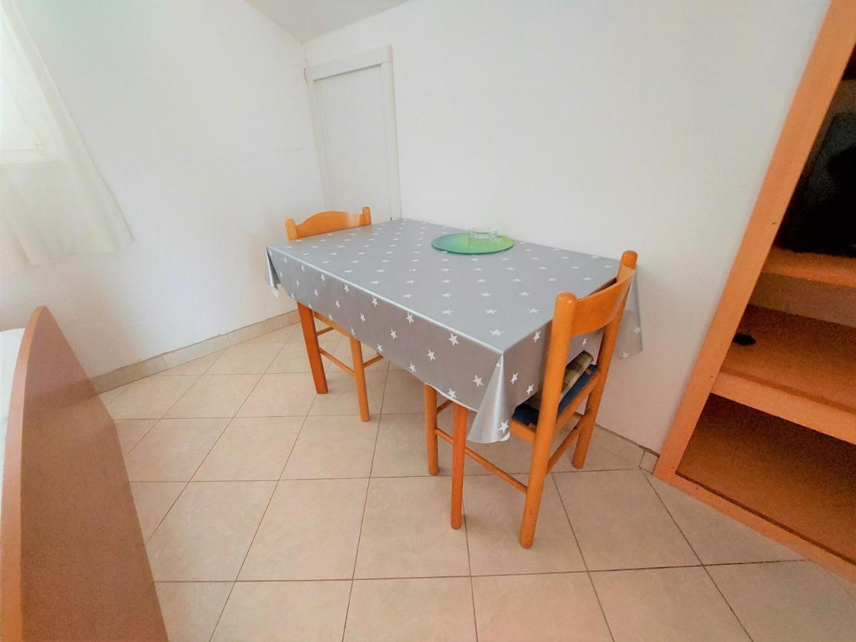 Apartments Neva & Neva Beach House Srima Bagian luar foto