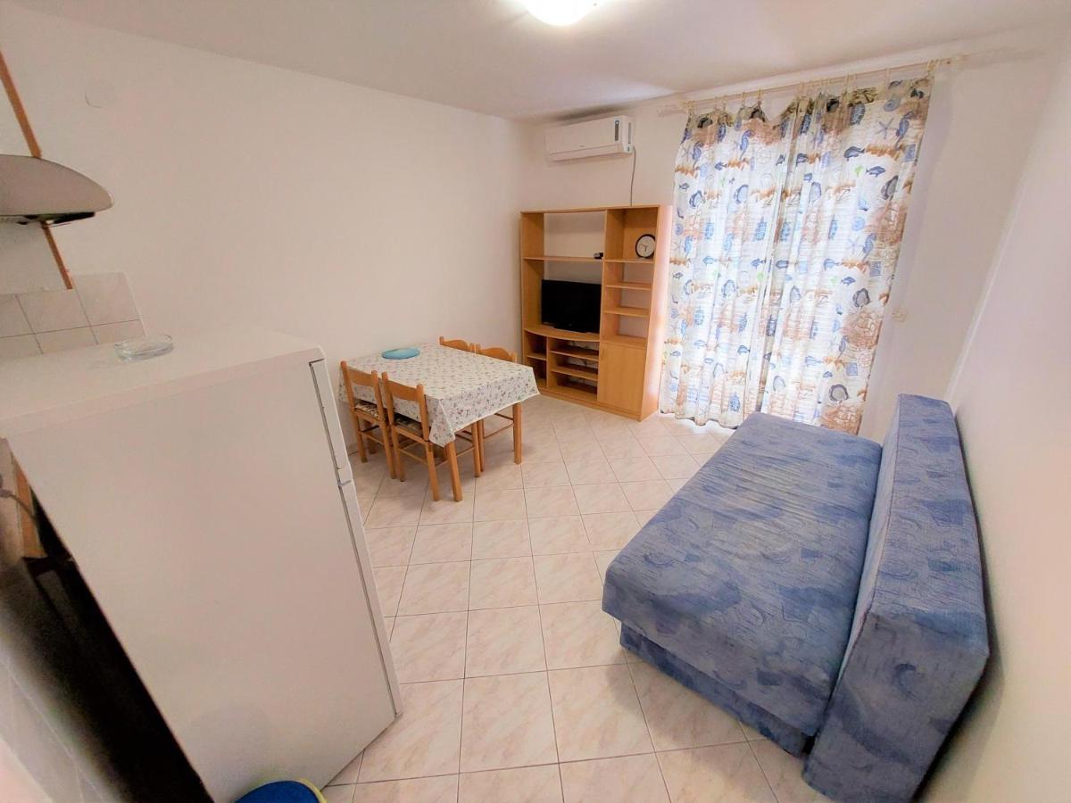 Apartments Neva & Neva Beach House Srima Bagian luar foto