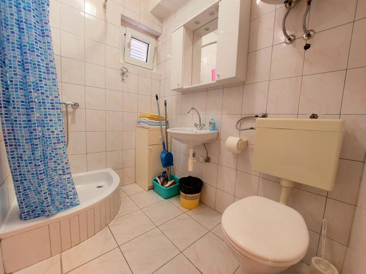 Apartments Neva & Neva Beach House Srima Bagian luar foto