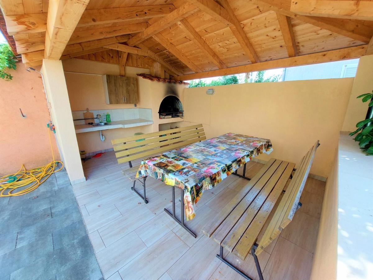 Apartments Neva & Neva Beach House Srima Bagian luar foto