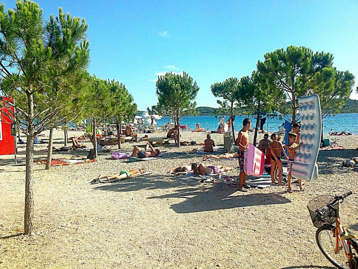 Apartments Neva & Neva Beach House Srima Bagian luar foto
